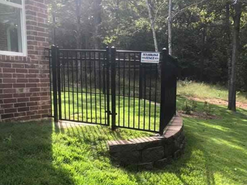 Aluminum Dog Fencing in Texarkana, Texas