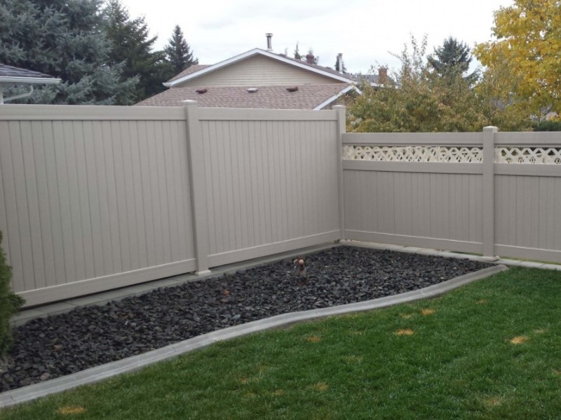 vinyl privacy fencing in Texarkana, Texas