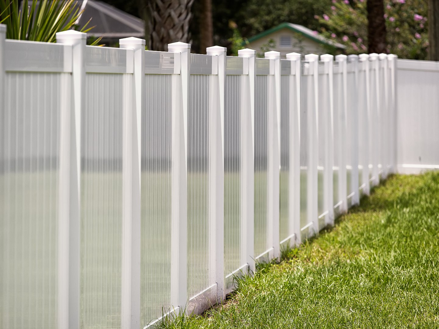 Vinyl fence solutions for the Texarkana, Texas area